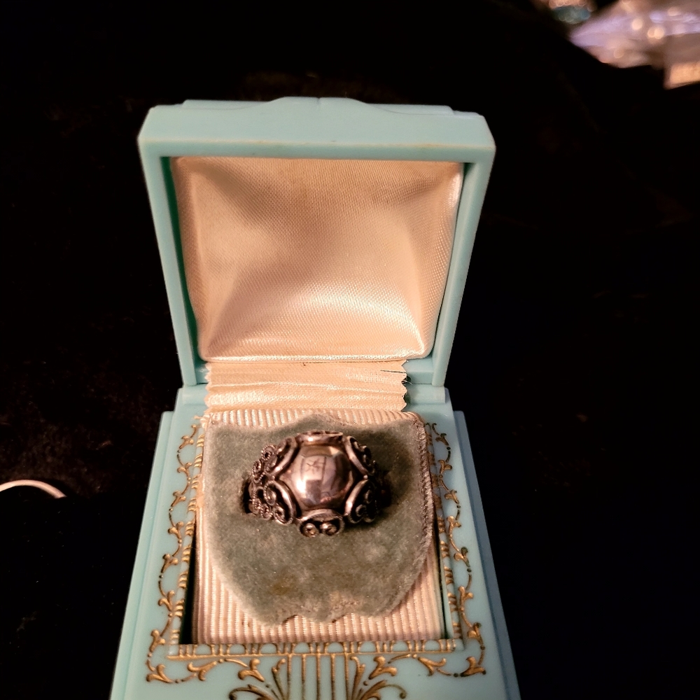 Vintage Boho Dome Ring. Size 8/expandable - Picture 2 of 5